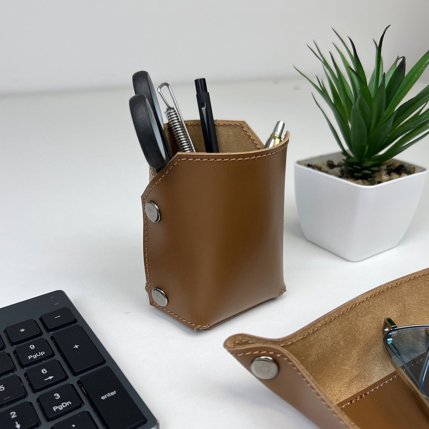 Brown Leather Organizer For Pens, Brushes & Desk Accessories - Pache