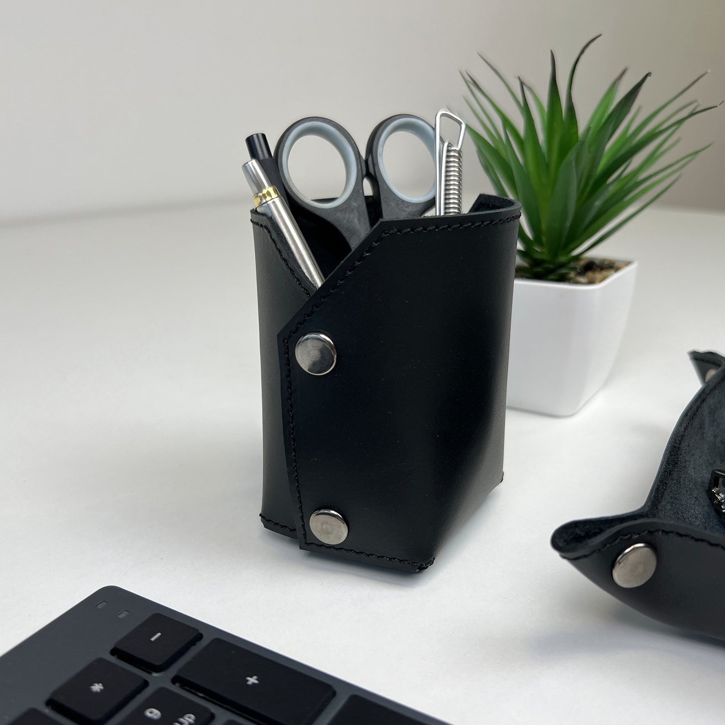 Brown Leather Organizer For Pens, Brushes & Desk Accessories - Pache