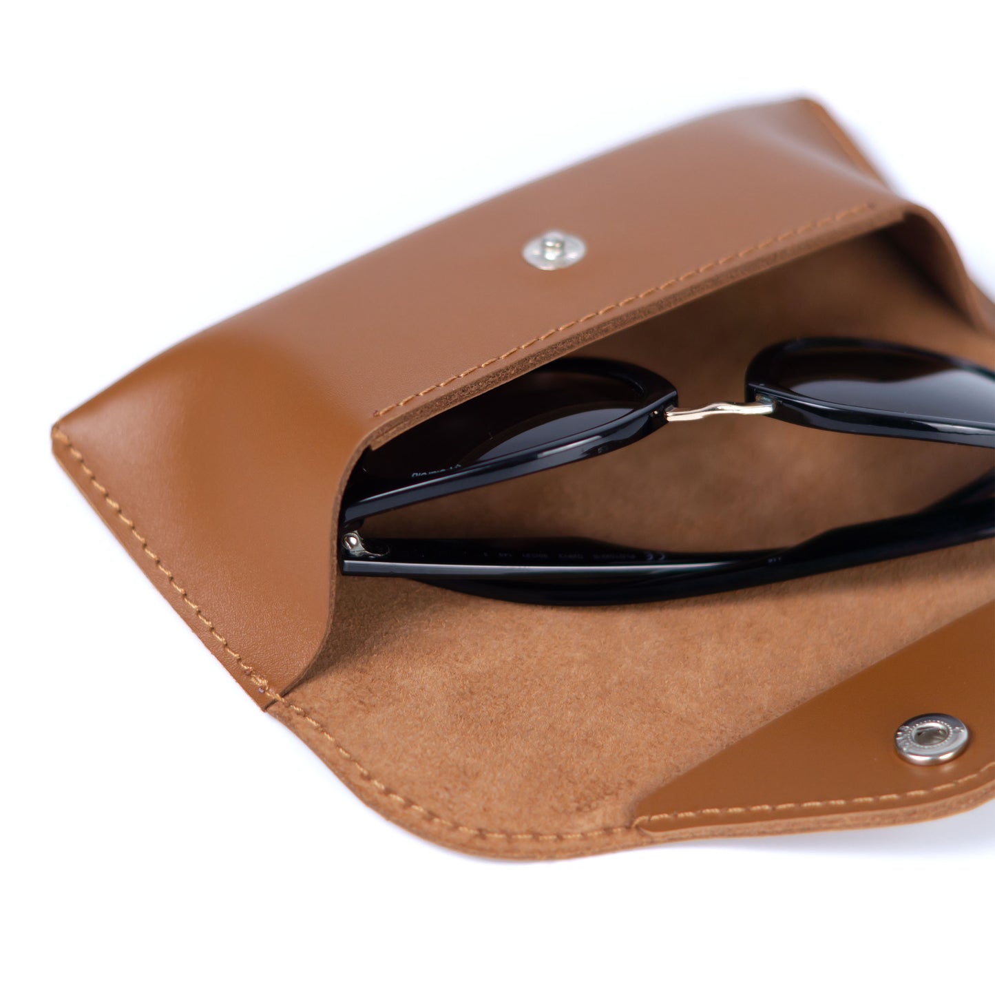 Brown Leather Glasses Case with Clasp - Pache Vista