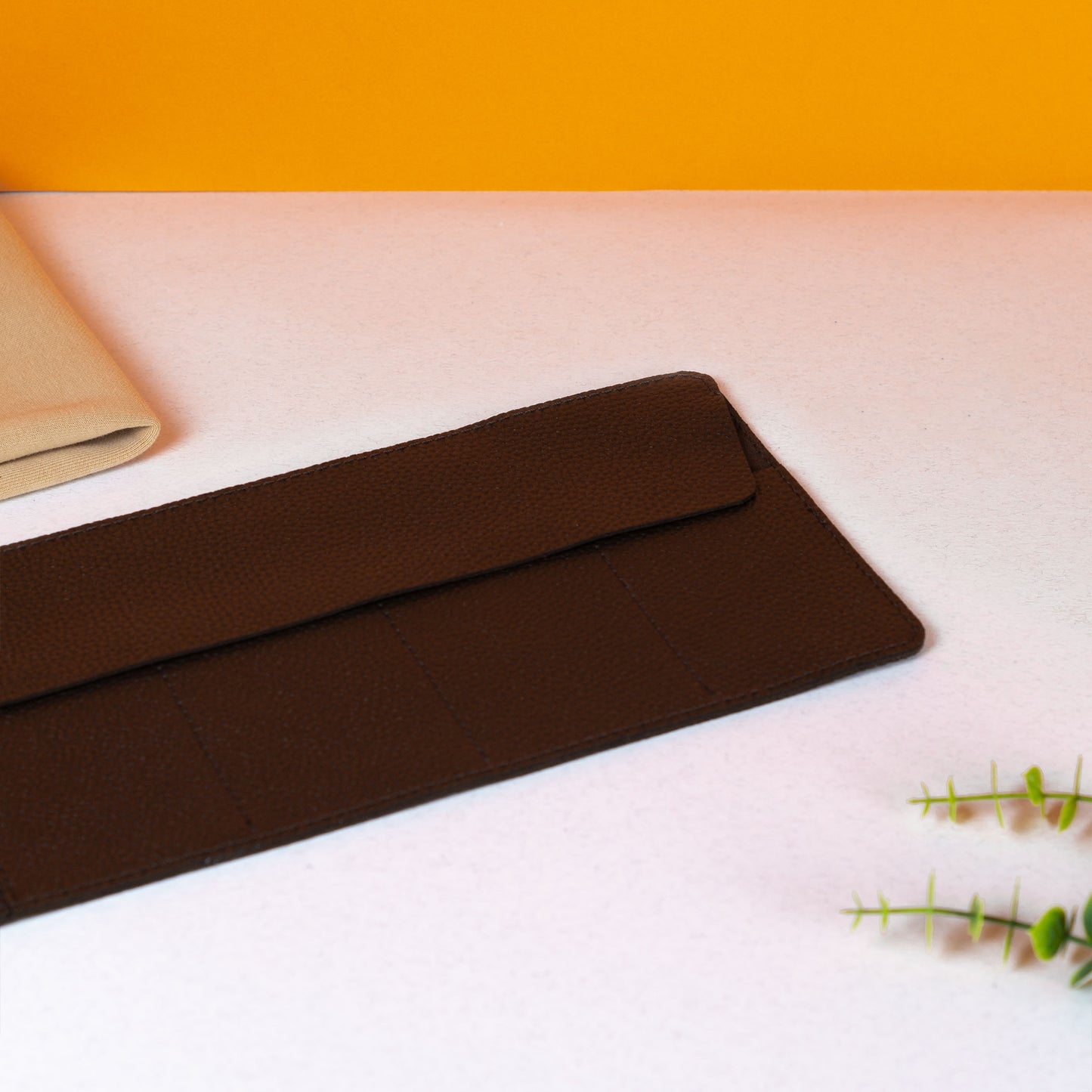 Chocolate Brown Aven Watch Roll