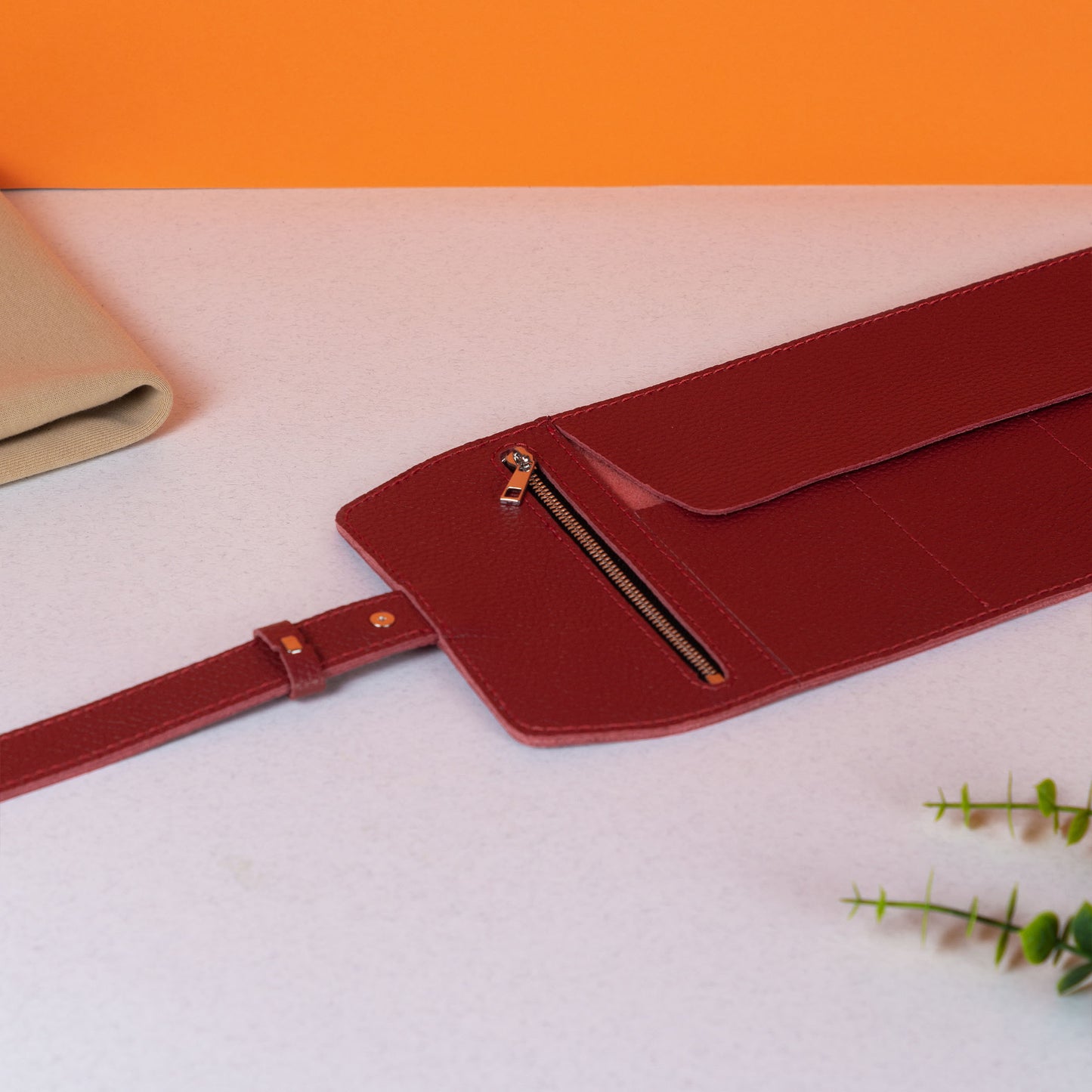 Red Aven Watch Roll